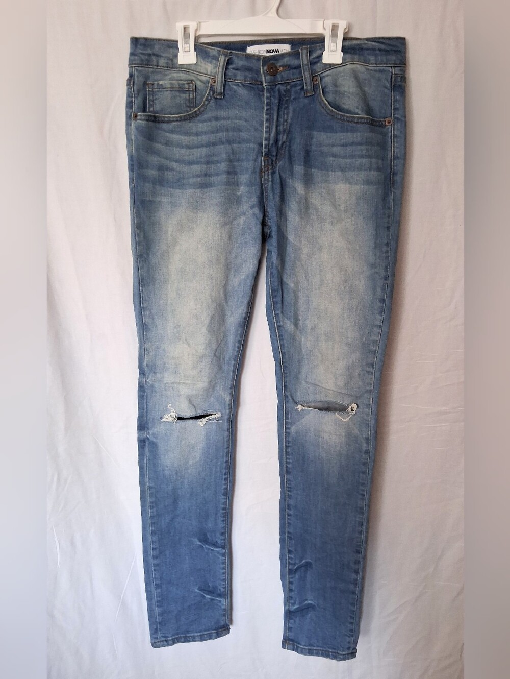 Fashion Nova Men Slim Fit Ripped Knee Jeans Size 30